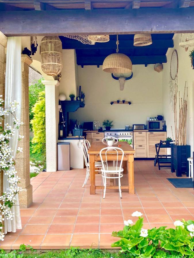 Le Patio, chambres d hôtes pour adultes en Camargue, possibilité de naturisme à la piscine, Aimargues Exterior foto